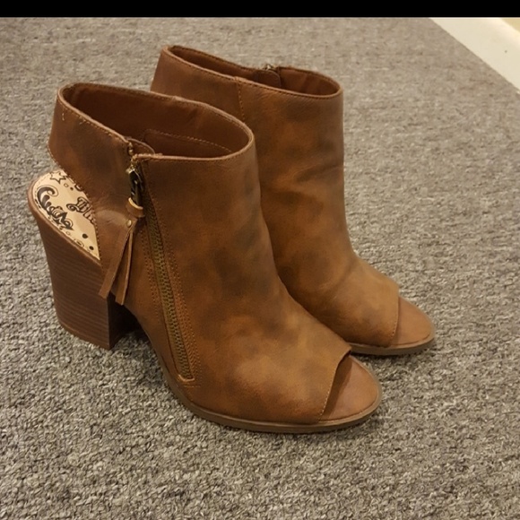 Light Brown 9.5 peep toe bootie open toe - Picture 1 of 3
